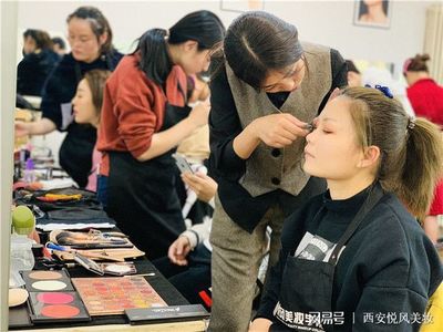 一对一学化妆