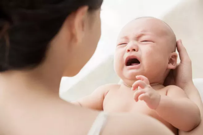 宝宝哭个不停是怎么回事