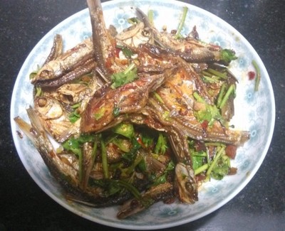 油炸小干鱼的做法大全家常