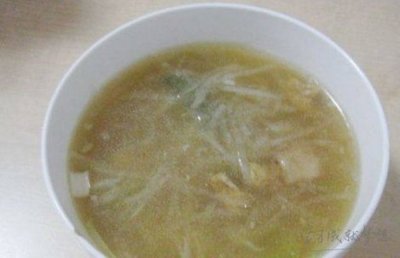 坐月子羊肉汤的做法
