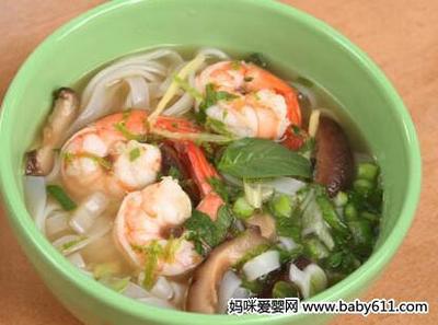虾和油菜香菇面条