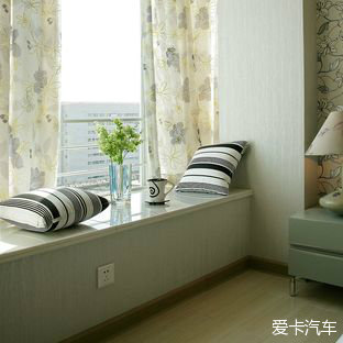 阳台适合装什么窗帘
