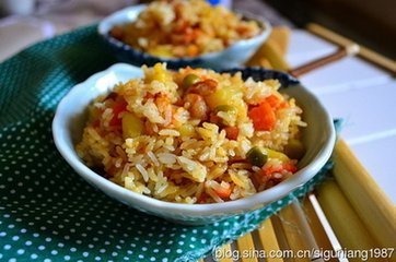 玉米豆香菇西红柿焖饭
