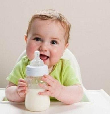 8个月宝宝晚上喝多少次奶