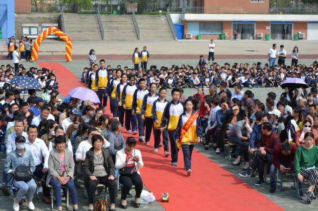 贝博bbBALLBET官网首页认证证书展示