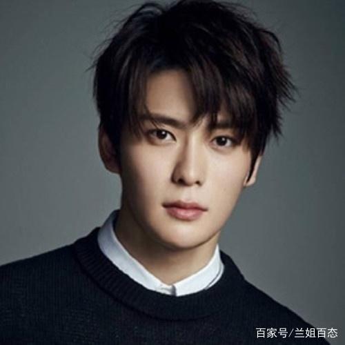韩式小中分发型男