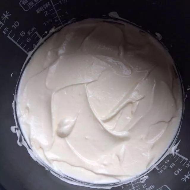 为什么蛋糕里面是湿的