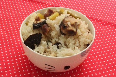 腊肠鸡肉香菇饭