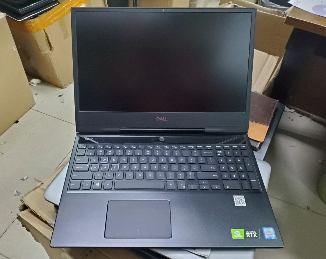 笔记本电脑屏幕紫红色