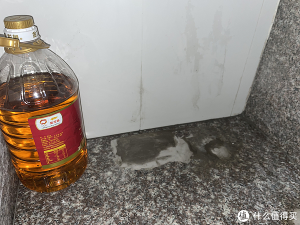 用什么补厨房渗水