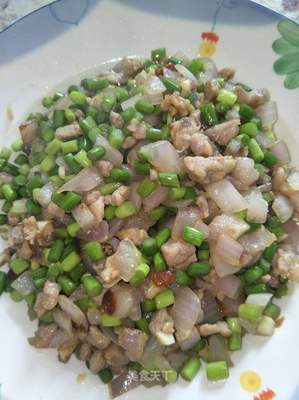 蒜苔洋葱炒肉做法大全家常