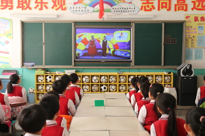 珲春教学触摸一体机