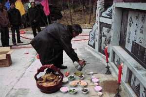 孕妇梦见扫墓