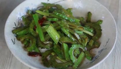 苦瓜芹菜炒的做法大全家常