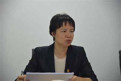 房间门和橱柜门的颜色