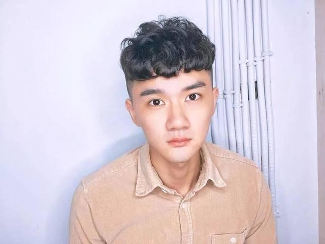 男生看脸型配发型