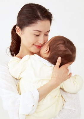 梦见自己怀里抱着小孩