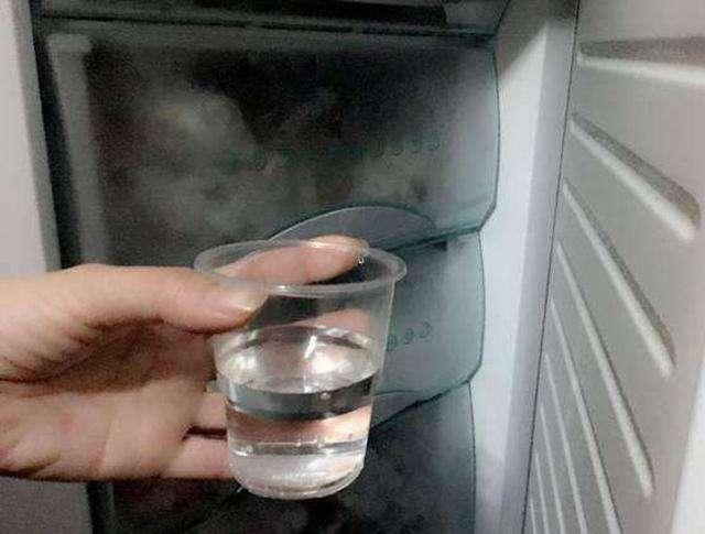 玻璃杯能放冰箱冷冻吗
