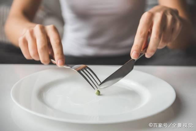 过午不食一个月瘦多少