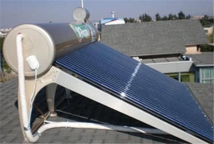 太阳能热水器中午能上冷水吗
