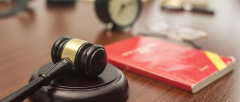 刑事诉讼期间开始的时和日