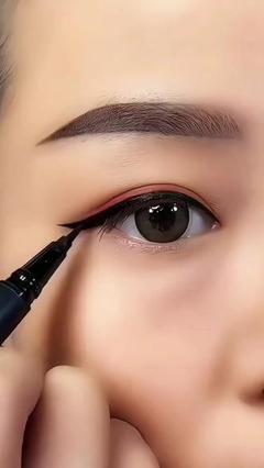 眼线液笔怎么画