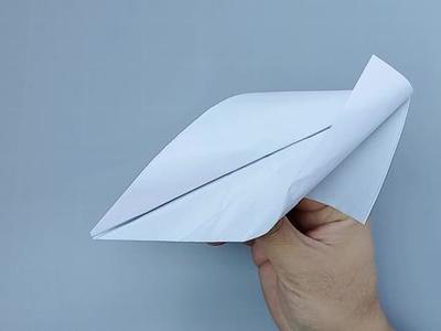 纸飞机 空中变形