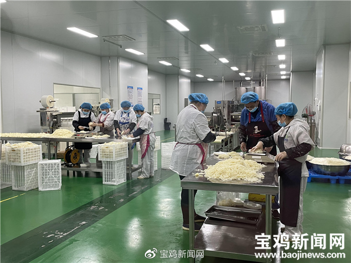 坐月子能吃擀面皮吗