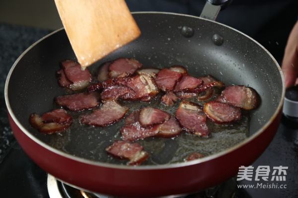 怀孕初期能吃腊肉吗