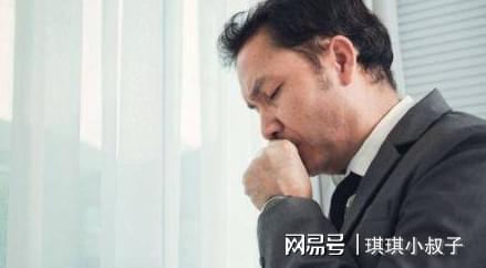 身体一阵阵发热是怎么回事