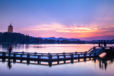 风景是水光山色