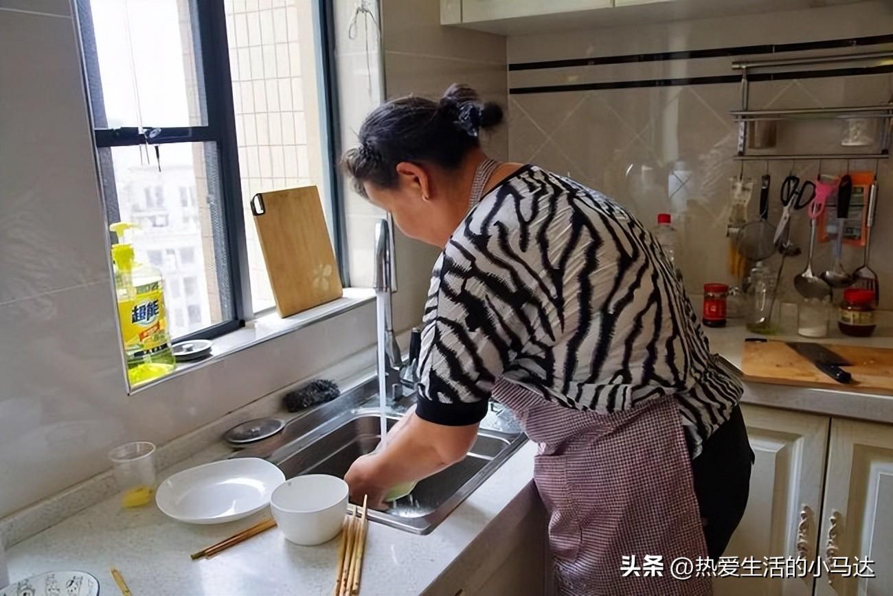 做家政一个月能挣多少