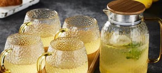 如何去除玻璃杯子里的茶垢