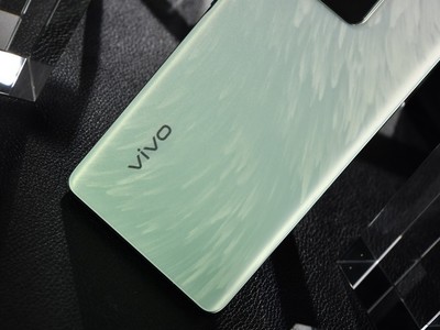 vivo13y后盖多少钱,换手机后盖多