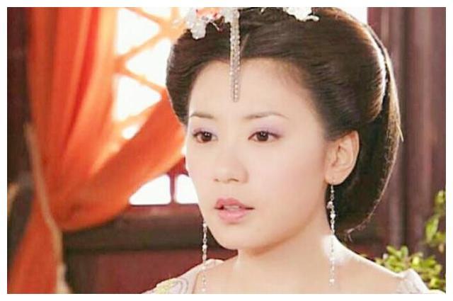 什么生肖头戴花冠