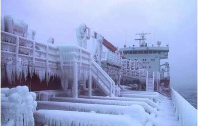 船舶风雪冰冻