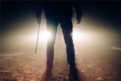 梦境的深渊，解析梦见自己拿枪杀人后被抓坐牢的心理隐喻