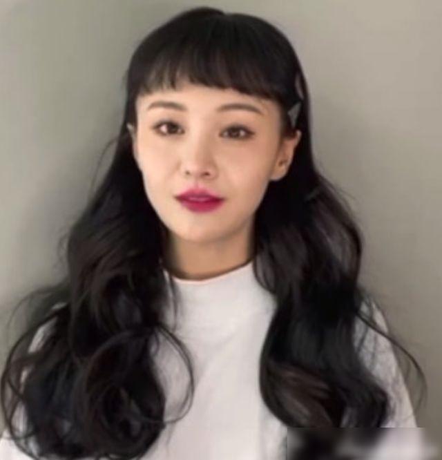 眉上刘海卷发